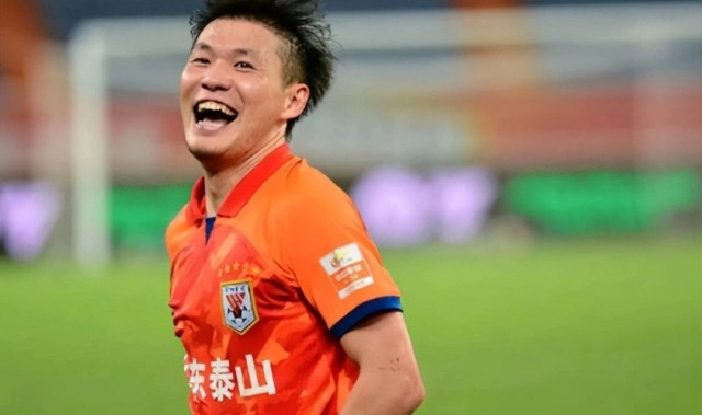 喜讯！两大德甲名帅首次联手举荐运作山东主力国脚后腰留洋德国，已承诺给他顶薪主力位置