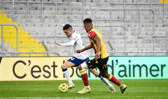 朗斯仅落后法甲榜首巴黎圣日耳曼一分，昂热客场能否抵挡对手？