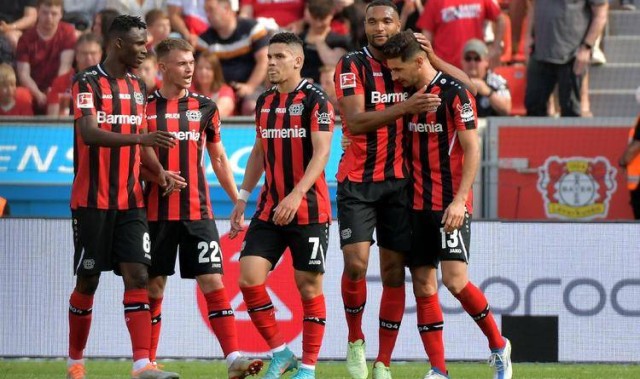 奥格斯堡主场死磕勒沃库森，11分差距下的逆袭与攻坚