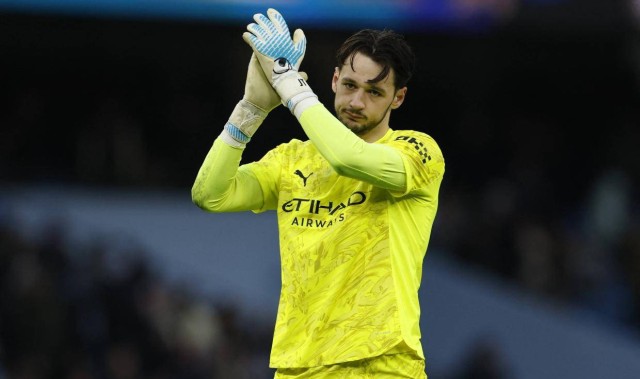 一夏之隔，就从主力降格到替补：特拉福德的曼城迷局与离队倒计时