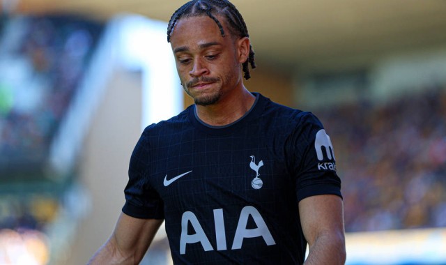 无缘世界杯！西蒙斯为热刺保级拼尽所有 却遭重伤大修