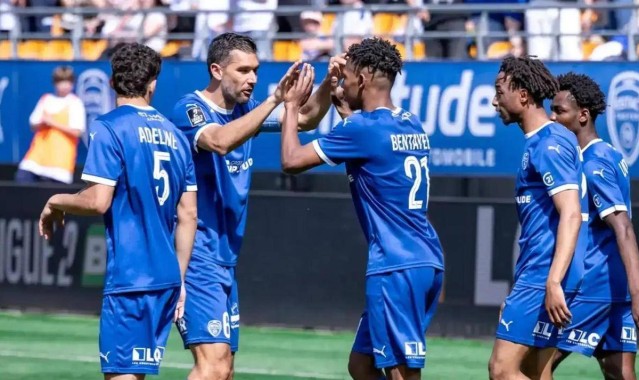 杀疯了！欧洲二级联赛拼杀激烈：14队抢意甲门票，沙尔克一只脚踏回德甲