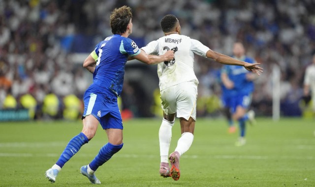 西甲衣袖广告收入排名：皇马2500万美元居首，巴萨1400万美元背后的商业博弈